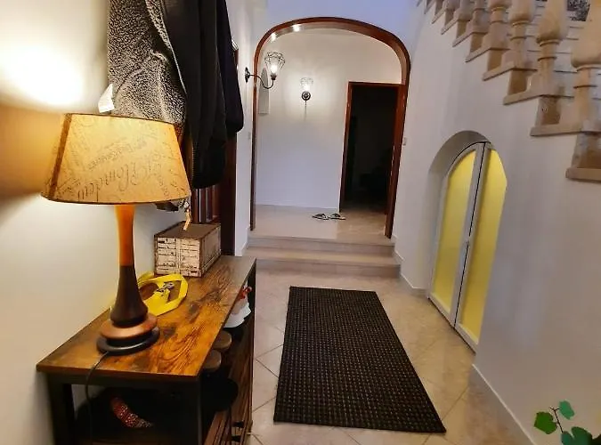 Eagle House Villa